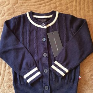 Ao-khoac-len-be-trai-hieu-Tommy-Hilfiger-dai-tay-mau-xanh-dam-size-18M-chinh-hang