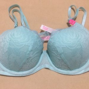 Áo-ngực-Victoria’s-Secret-nâng-vừa-cài-sau-màu-xanh-ngọc-size-36B-chính-hãng-trước