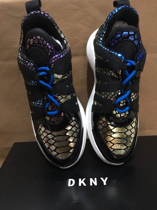 Giày-thể-thao-nữ-bằng-da-hiệu-DKNY-nhiều-màu-thiết-kế-dạng-da-rắn-size-US-7.5-chính-hãng